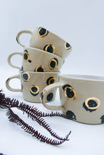 Ladda upp bild till gallerivisning, Black or White