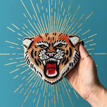 Ladda upp bild till gallerivisning, Myntväska Tiger