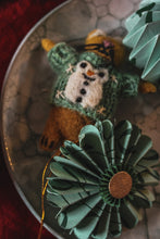 Ladda upp bild till gallerivisning, Girlang Christmas